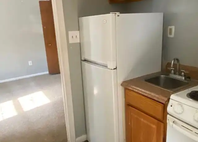 Property at 1319 Walnut Ave NE #31, Canton, OH, 44714, 1 bed, 1 bath, [object Object]