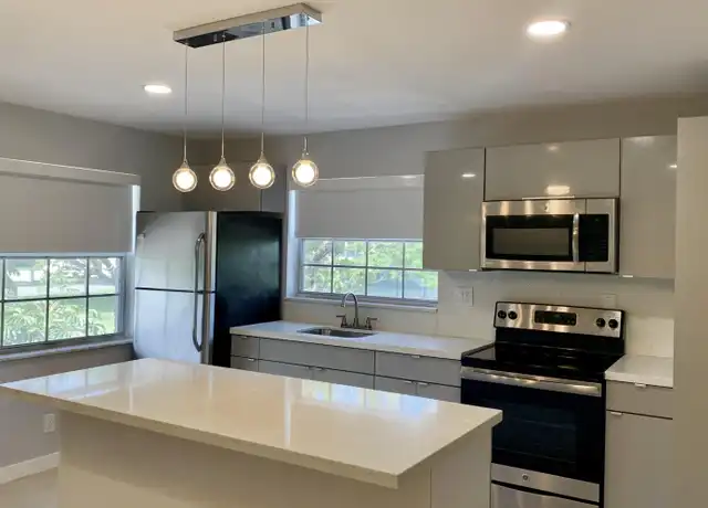 Property at 645 NE 10th Ave Unit 6, Fort Lauderdale, FL, 33304, 1 bed, 1 bath, [object Object]