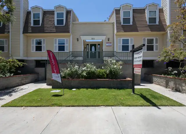Property at 1611 S Bundy Dr Unit 1, Los Angeles, CA, 90025, 2 beds, 2.5 baths, [object Object]