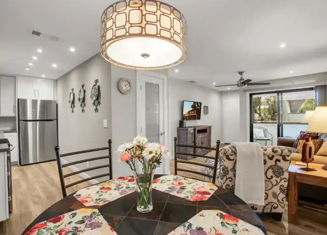 Property at 675 N Los Felices Cir W #205, Palm Springs, CA, 92262, 1 bed, 1 bath, [object Object]