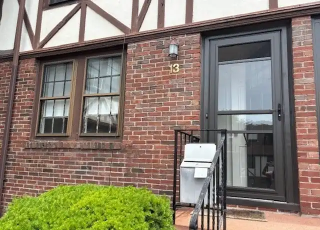 Property at 247 Washington St #13, Winchester, MA, 01890, 2 beds, 1 bath, [object Object]