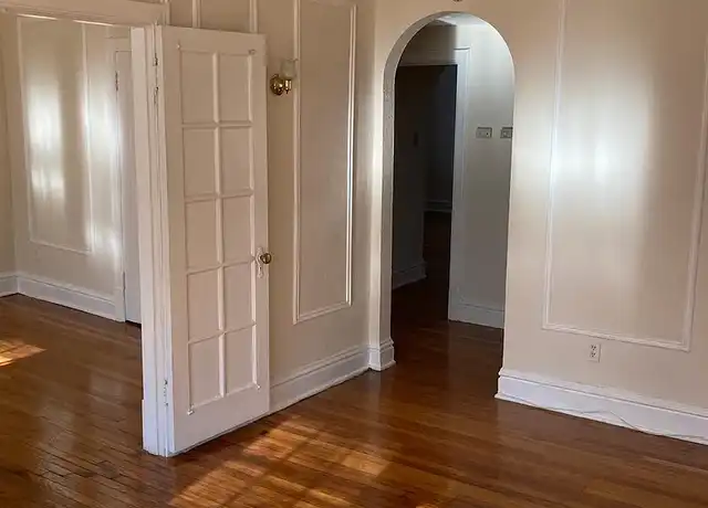 Property at Forest Gardens Apartments - 1024 Art Hill Pl, St. Louis, MO, 63139, 2 beds, 1 bath, [object Object]