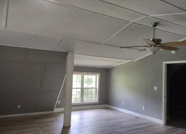 Property at 38 Little Knob Rd, Asheville, NC, 28803, 2 beds, 1 bath, [object Object]