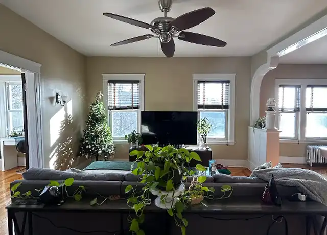 Property at 39 Woodford St, Worcester, MA, 01604, 1 bed, 1 bath, [object Object]