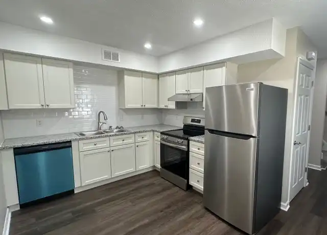 Property at 146 Oakwood Dr Unit 148, Madison Heights, VA, 24572, 2 beds, 1.5 baths, [object Object]