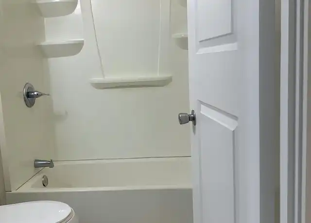 Property at 172 Grafton St, New Haven, CT, 06513, 3 beds, 1 bath, [object Object]