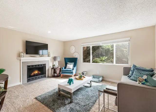 Photo of 125 SW Campus Dr, Federal Way, WA 98023