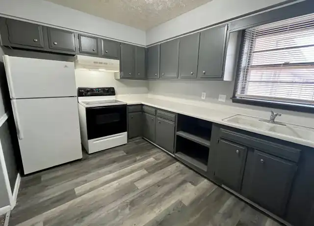 Property at 1306 N 48th Ave, Omaha, NE, 68132, 2 beds, 1 bath, [object Object]