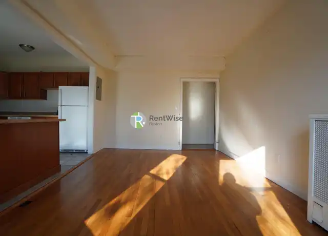 Property at 1135 Commonwealth Ave Unit 5, Boston, MA, 02215, 3 beds, 1.5 baths, [object Object]