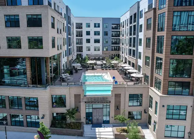 Property at The Crown of Queen City - 101 W Morehead St, Charlotte, NC, 28202, 0-2 beds, 1-2 bath, [object Object]