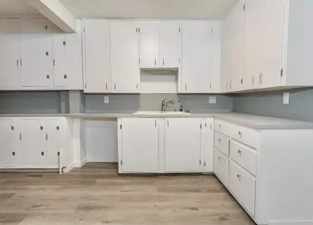 Property at 5220 S Tacoma Way, Tacoma, WA, 98409, 2 beds, 1 bath, [object Object]