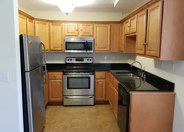 Property at 601-615 W Historic Mitchell St Unit 205, Milwaukee, WI, 53204, 2 beds, 1 bath, [object Object]