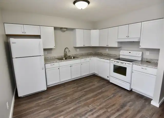 Property at 1112 10th Ave N Unit 2, Onalaska, WI, 54650, 2 beds, 1 bath, [object Object]