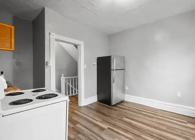 Property at 555 Adams St Unit 2, Rochester, PA, 15074, 2 beds, 1 bath, [object Object]