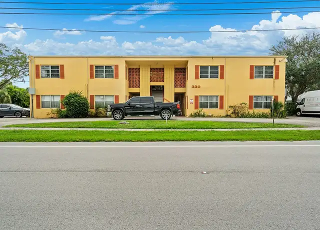 Photo of 330 NW 20th St, Boca Raton, FL 33431