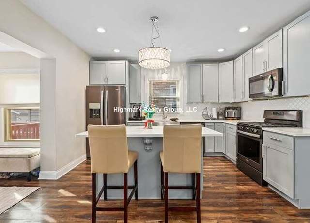 Photo of 7925 W Sunset Dr, Elmwood Park, IL 60707