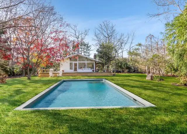 Property at 10 Cedar Ridge Dr, East Hampton, NY, 11937, 3 beds, 1 bath, [object Object]