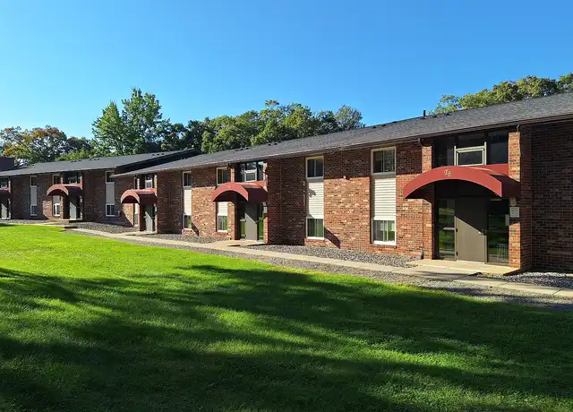 Property at Trafalgar East Apartments - 5300 Post Rd, East Greenwich, RI, 02818, 2 beds, 1 bath, [object Object]