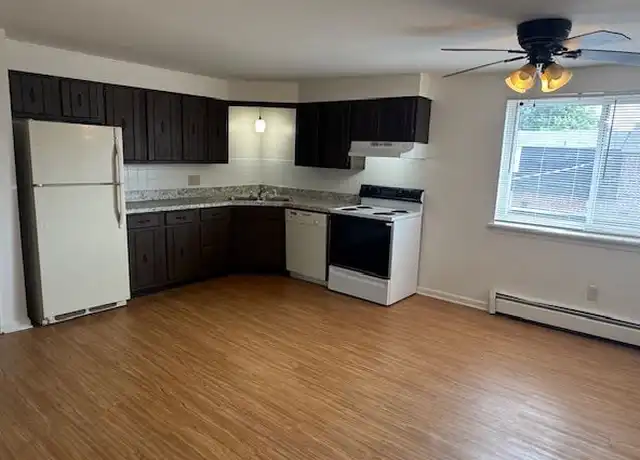 Property at 28 Losson Garden Dr Unit 4, Cheektowaga, NY, 14227, 2 beds, 1 bath, [object Object]