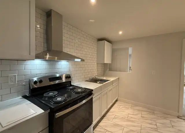 Property at 203 Horace St Unit 2, Bridgeport, CT, 06610, 3 beds, 1 bath, [object Object]