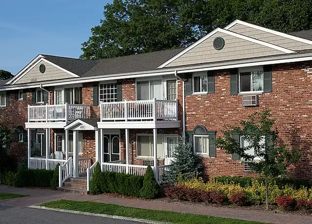 Property at Fairfield at New England Village - 437 Lincoln Blvd, Hauppauge, NY, 11788, 2 beds, 1 bath, [object Object]