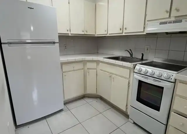 Property at 979 NW 4th St Unit 34, Miami, FL, 33128, 2 beds, 1 bath, [object Object]