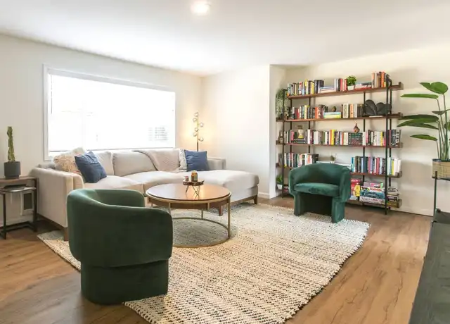 Property at 437 SE Railroad St Unit 435, Bend, OR, 97702, 2 beds, 1 bath, [object Object]
