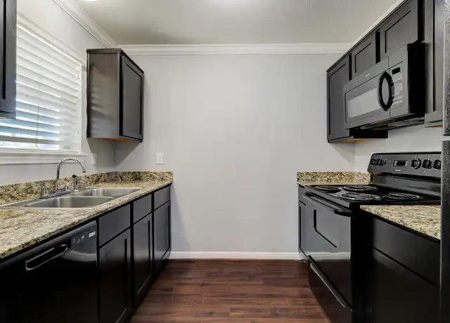 Property at 1600 W T C Jester Blvd Unit 43, Houston, TX, 77008, 2 beds, 1 bath, [object Object]