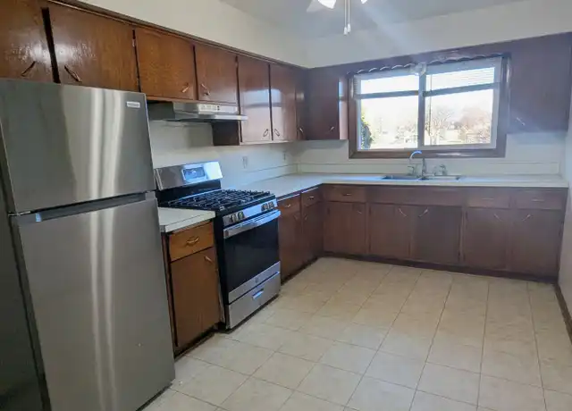 Property at 6111 Star Ln NE Unit 4, Minneapolis, MN, 55432, 2 beds, 1 bath, [object Object]