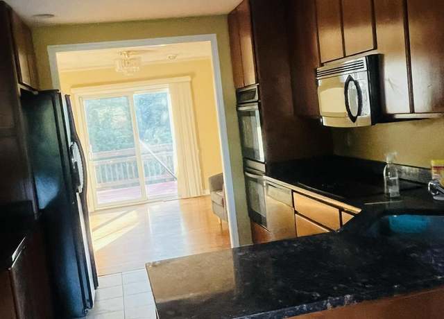 Photo of 11714 Smoketree Rd, Potomac, MD 20854