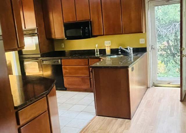 Photo of 11714 Smoketree Rd, Potomac, MD 20854