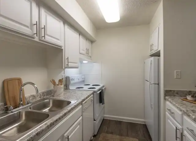 Property at Princeton Court - 6121 Melody Ln, Dallas, TX, 75231, 1 bed, 1 bath, [object Object]