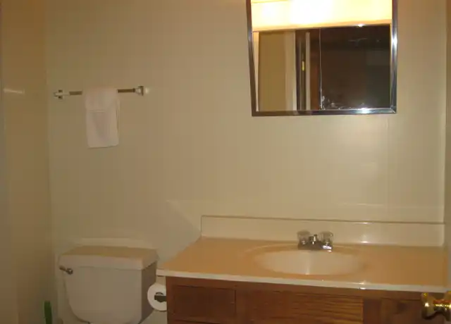 Property at 220 Duke St Unit B, Culpeper, VA, 22701, 2 beds, 1 bath, [object Object]
