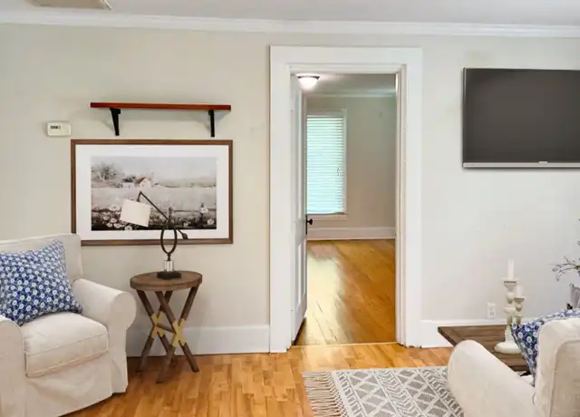 Property at 522 E Mobile St Unit 3, Florence, AL, 35630, 1 bed, 1 bath, [object Object]