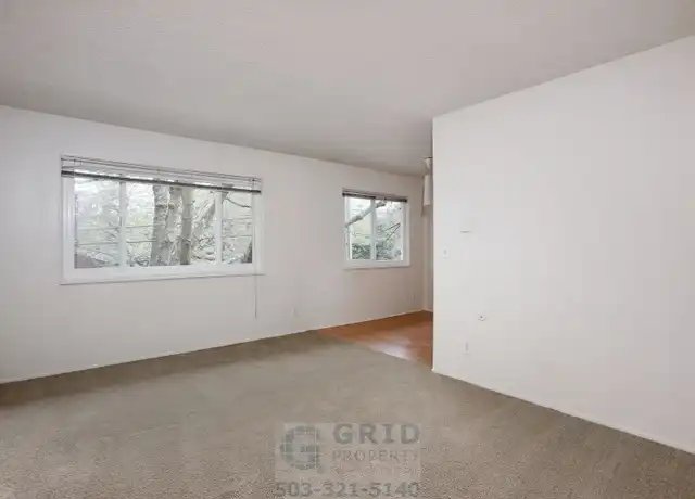 Property at 1800 SE Stark St Unit 207, Portland, OR, 97214, 1 bed, 1 bath, [object Object]
