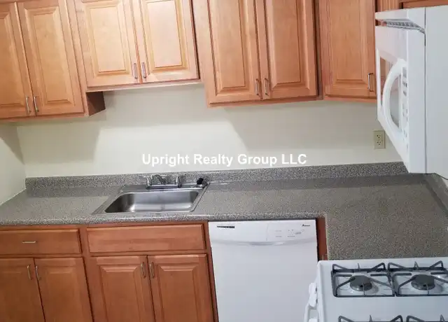 Property at 96 Nichols Ave Unit A, Watertown, MA, 02472, 3 beds, 1 bath, [object Object]