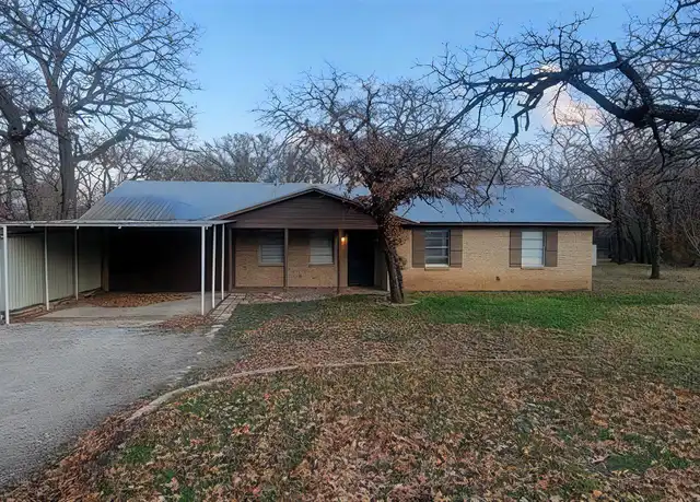 Property at 105 Granada Dr, Weatherford, TX, 76088, 3 beds, 1.5 baths, [object Object]
