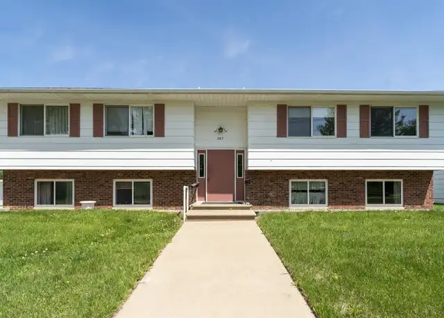 Property at 307 E 2nd St Unit 4, Vinton, IA, 52349, 2 beds, 1 bath, [object Object]