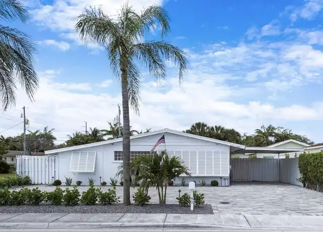 Property at 40 SW 8th Ave, Delray Beach, FL, 33444, 2 beds, 2 baths, [object Object]