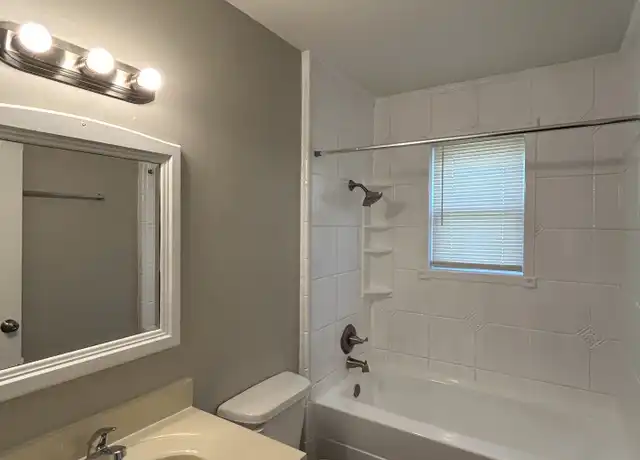 Property at 55 Oakview Dr, North Little Rock, AR, 72118, 4 beds, 2 baths, [object Object]