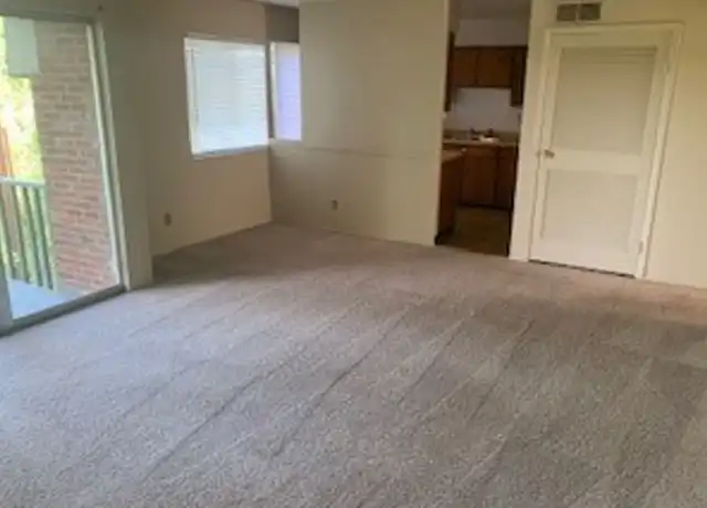 Property at 240 Hillcrest Dr Unit 32, Marietta, OH, 45750, 2 beds, 1 bath, [object Object]