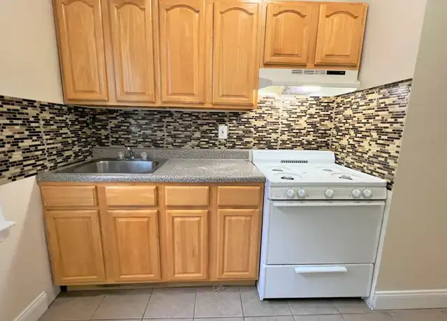 Property at 64 Glenwood Ave Unit 402, Jersey City, NJ, 07306, 2 beds, 1 bath, [object Object]