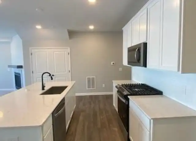 Property at 4810 Airlake Dr, Saint Paul, MN, 55129, 3 beds, 2.5 baths, [object Object]