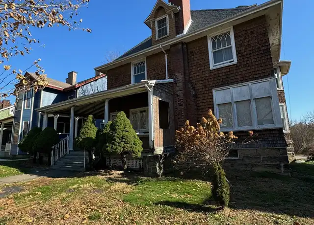 Property at 160 S Wade Ave, Washington, PA, 15301, 1 bed, 1 bath, [object Object]