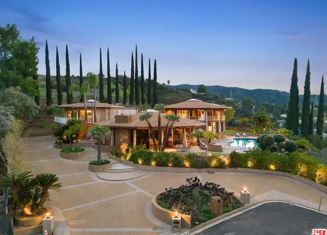 Property at 17862 Via Vallarta, Encino, CA, 91316, 7 beds, 5 baths, [object Object]