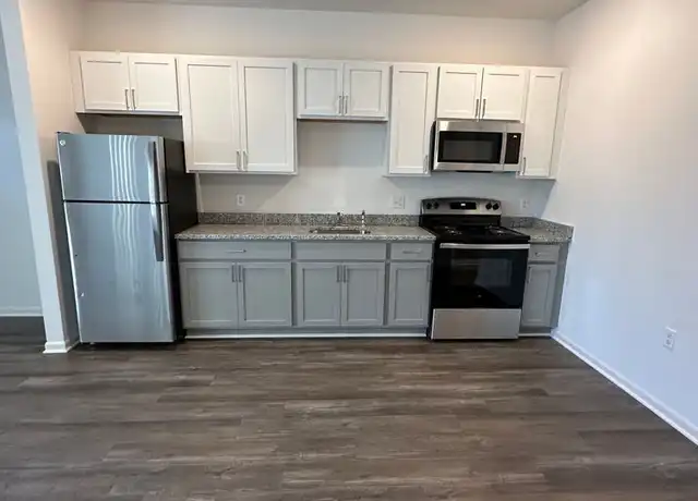Property at 8775 W Nine Mile Rd Unit 304, Oak Park, MI, 48237, 1 bed, 1 bath, [object Object]