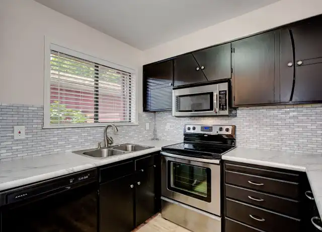Property at 3036 S Betsy Ross Ln, Boise, ID, 83706, 2 beds, 1.5 baths, [object Object]