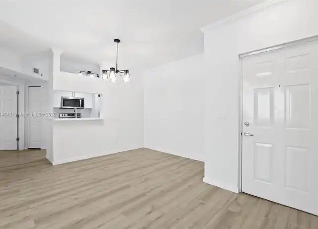Property at 17145 N Bay Rd #4303, Sunny Isles Beach, FL, 33160, 1 bed, 1 bath, [object Object]