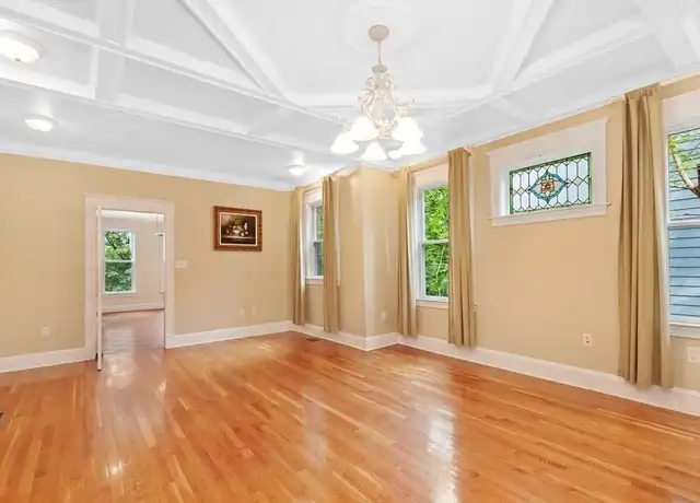 Property at 275 Mason Ter Unit L, Brookline, MA, 02446, 3 beds, 2 baths, [object Object]