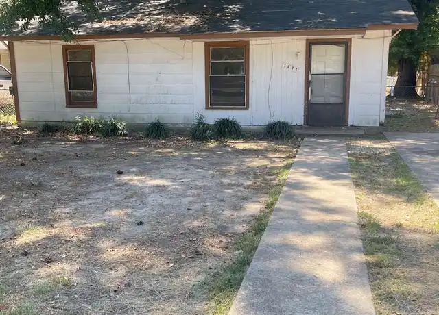 Property at 1004 S 7th St, Monroe, LA, 71202, 2 beds, 1 bath, [object Object]